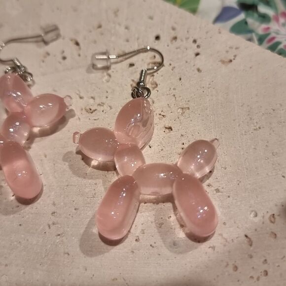 New DOLLS KILL Balloon Dog Acrylic Earrings - Picture 4 of 7